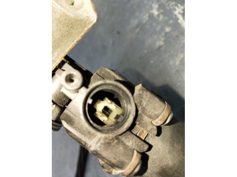 Recambio de elevalunas delantero izquierdo para renault twingo ii (cn0_) 1.2 (cn0d) referencia OEM IAM 400957C 3P 2007