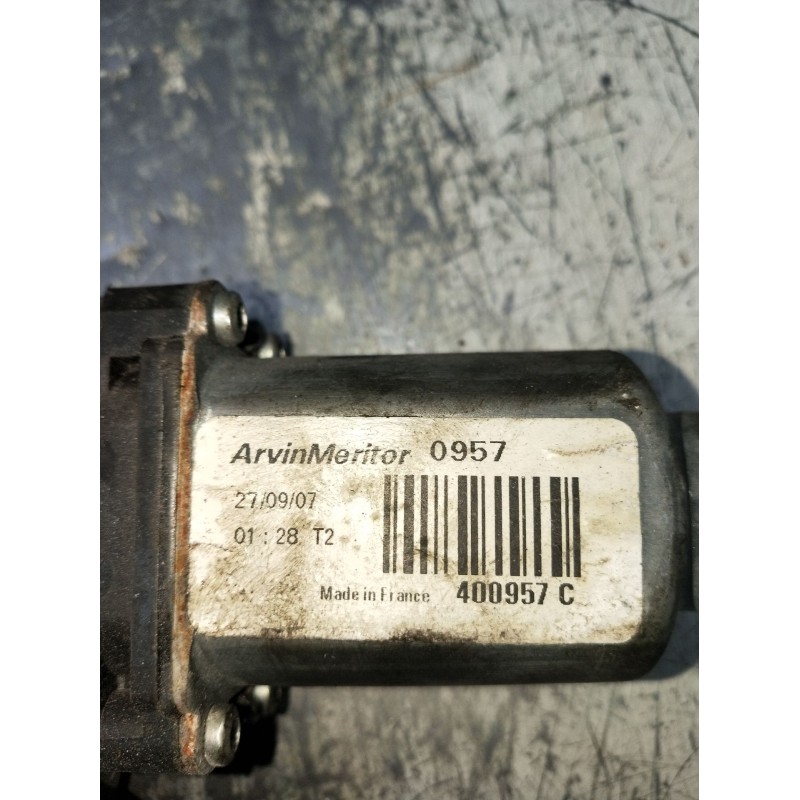 Recambio de elevalunas delantero izquierdo para renault twingo ii (cn0_) 1.2 (cn0d) referencia OEM IAM 400957C 3P 2007