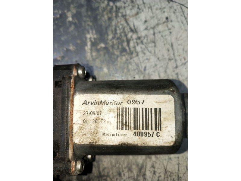 Recambio de elevalunas delantero izquierdo para renault twingo ii (cn0_) 1.2 (cn0d) referencia OEM IAM 400957C 3P 2007