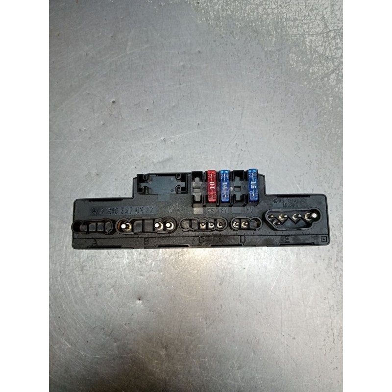 Recambio de caja reles / fusibles para mercedes-benz clase e (w210) e 300 d (210.020) referencia OEM IAM A2105400372  1995