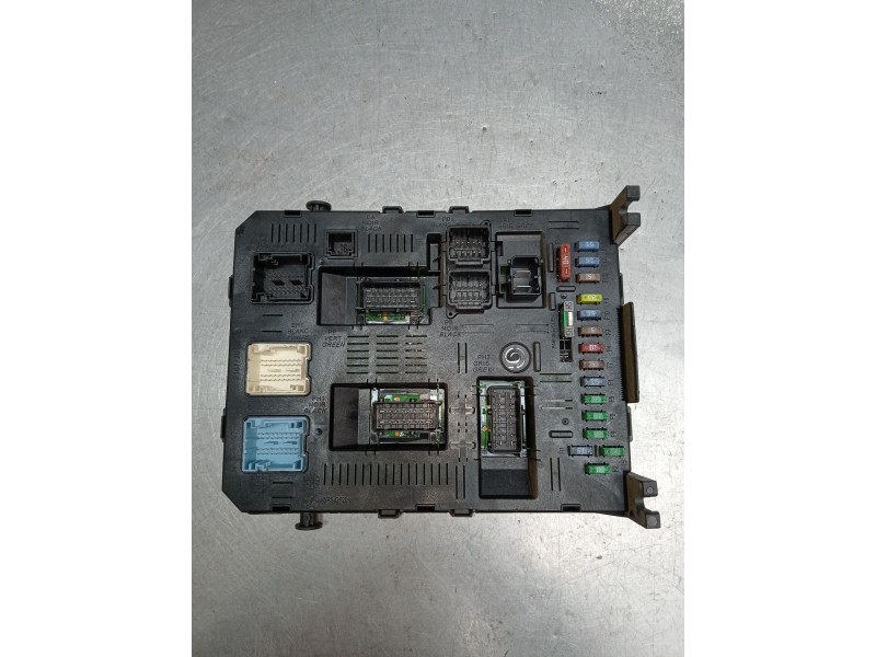 Recambio de caja reles / fusibles para citroën c4 i (lc_) 1.6 hdi referencia OEM IAM 9661940480 BSI2004H05 01240206 