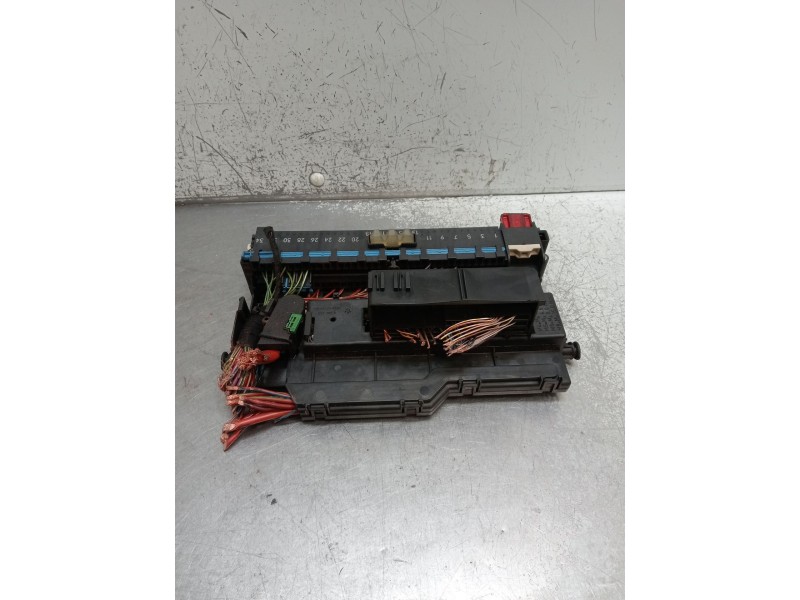 Recambio de caja reles / fusibles para bmw 3 (e46) 320 d referencia OEM IAM 18091000000 MR980721 90101570 1998