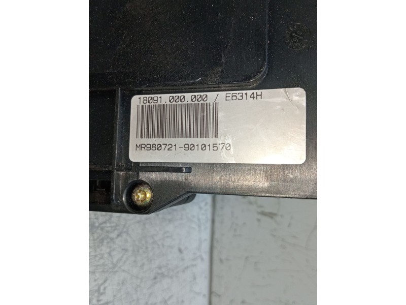 Recambio de caja reles / fusibles para bmw 3 (e46) 320 d referencia OEM IAM 18091000000 MR980721 90101570 1998