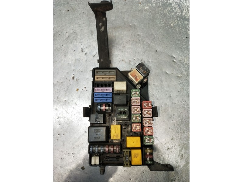 Recambio de caja reles / fusibles para hyundai h-1 / starex autobús (a1) 2.5 crdi referencia OEM IAM 2X16238 912804A731 2001