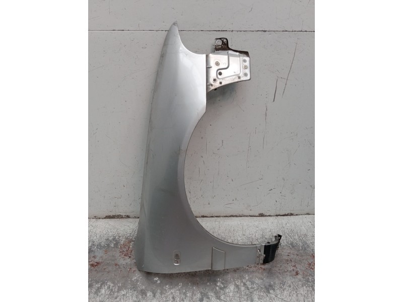 Recambio de aleta delantera derecha para audi a4 b5 (8d2) 2.5 tdi quattro referencia OEM IAM   