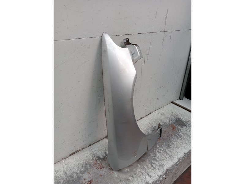 Recambio de aleta delantera derecha para audi a4 b5 (8d2) 2.5 tdi quattro referencia OEM IAM   