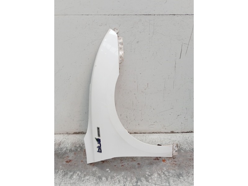 Recambio de aleta delantera derecha para hyundai i40 i (vf) 1.7 crdi referencia OEM IAM   