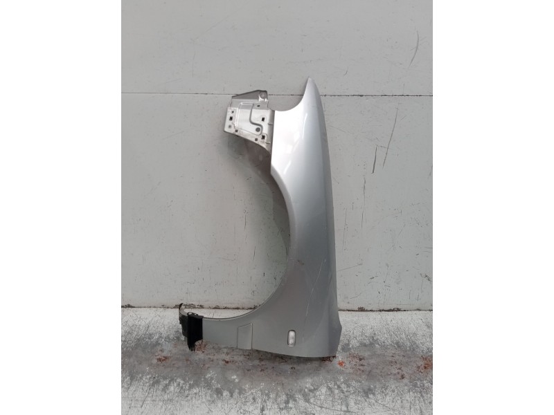 Recambio de aleta delantera izquierda para audi a4 b5 (8d2) 2.5 tdi quattro referencia OEM IAM   