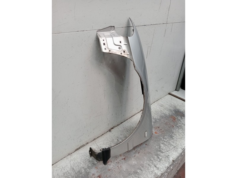 Recambio de aleta delantera izquierda para audi a4 b5 (8d2) 2.5 tdi quattro referencia OEM IAM   