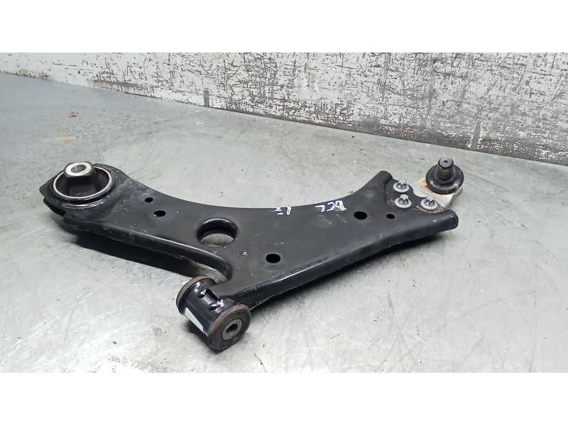 Recambio de brazo suspension inferior delantero izquierdo para jeep renegade referencia OEM IAM   21