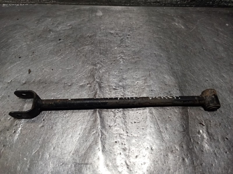 Recambio de brazo suspension inferior trasero derecho para hyundai lantra berlina (rd) 1.6 cat referencia OEM IAM   ANTERIOR