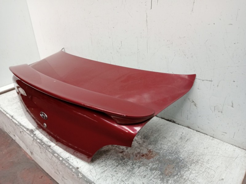 Recambio de tapa maletero para hyundai lantra berlina (rd) 1.6 cat referencia OEM IAM   1994 4P