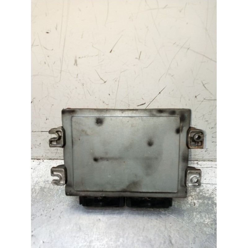 Recambio de centralita motor uce para renault clio ii (bb_, cb_) 1.4 16v (b/cb0p, bb13) referencia OEM IAM 8200326741 8200326375