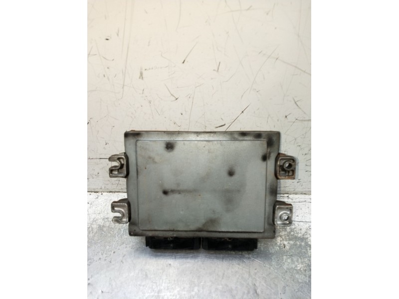 Recambio de centralita motor uce para renault clio ii (bb_, cb_) 1.4 16v (b/cb0p, bb13) referencia OEM IAM 8200326741 8200326375