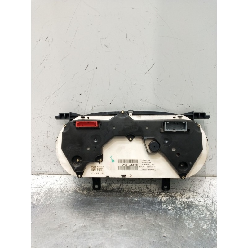 Recambio de cuadro instrumentos para renault clio ii (bb_, cb_) 1.4 16v (b/cb0p, bb13) referencia OEM IAM P8200261102C NS7088972
