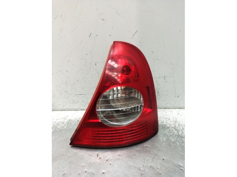 Recambio de piloto trasero derecho para renault clio ii (bb_, cb_) 1.4 16v (b/cb0p, bb13) referencia OEM IAM   2001