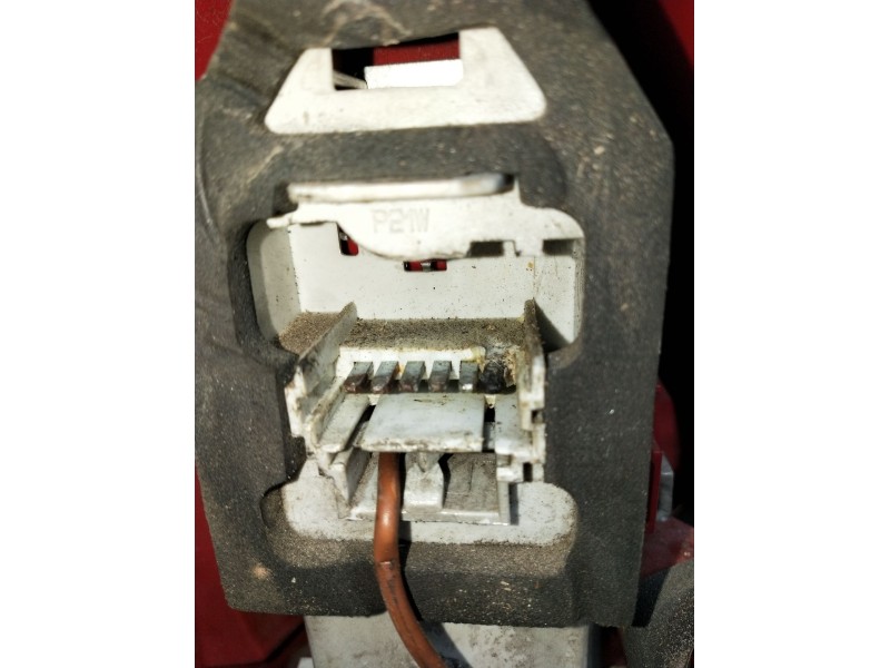 Recambio de piloto trasero derecho para renault clio ii (bb_, cb_) 1.4 16v (b/cb0p, bb13) referencia OEM IAM   2001