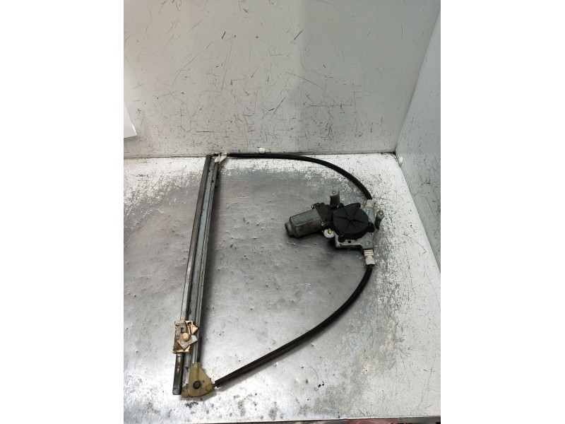 Recambio de elevalunas delantero izquierdo para renault clio ii (bb_, cb_) 1.4 16v (b/cb0p, bb13) referencia OEM IAM 400733 3P 2