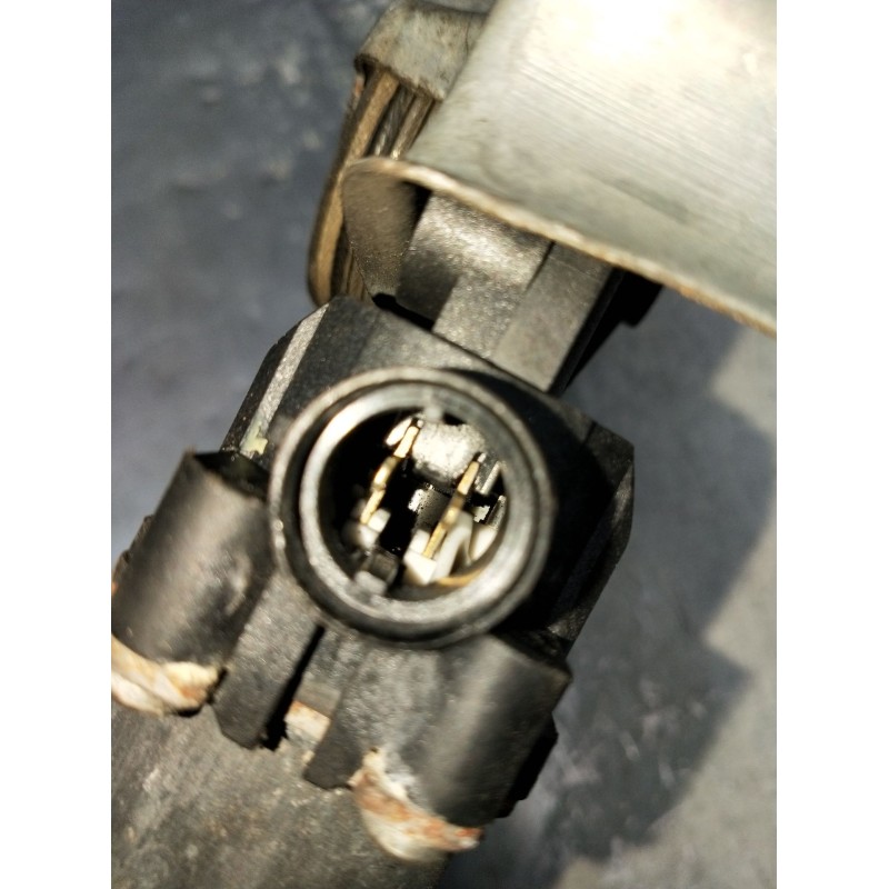 Recambio de elevalunas delantero izquierdo para renault clio ii (bb_, cb_) 1.4 16v (b/cb0p, bb13) referencia OEM IAM 400733 3P 2