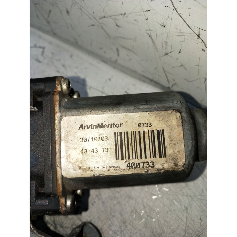 Recambio de elevalunas delantero izquierdo para renault clio ii (bb_, cb_) 1.4 16v (b/cb0p, bb13) referencia OEM IAM 400733 3P 2