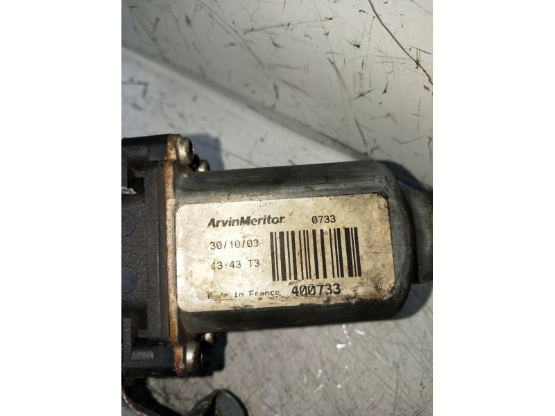 Recambio de elevalunas delantero izquierdo para renault clio ii (bb_, cb_) 1.4 16v (b/cb0p, bb13) referencia OEM IAM 400733 3P 2