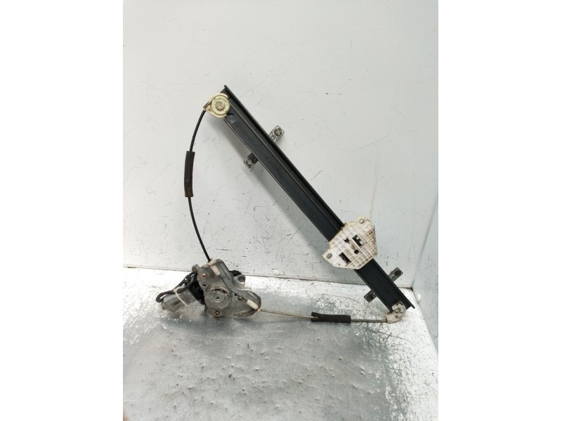 Recambio de elevalunas delantero izquierdo para ssangyong korando (kj) 2.9 td referencia OEM IAM 8810006030 3P 2004