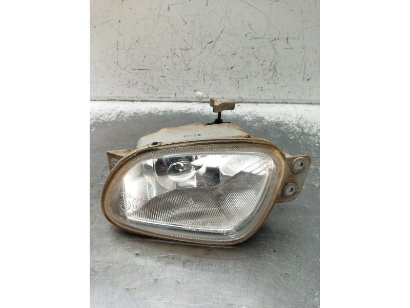 Recambio de faro antiniebla izquierdo para ssangyong korando (kj) 2.9 td referencia OEM IAM   2004