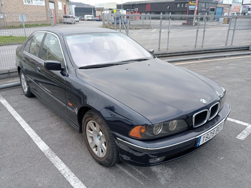 bmw 5 (e39) del año 2000