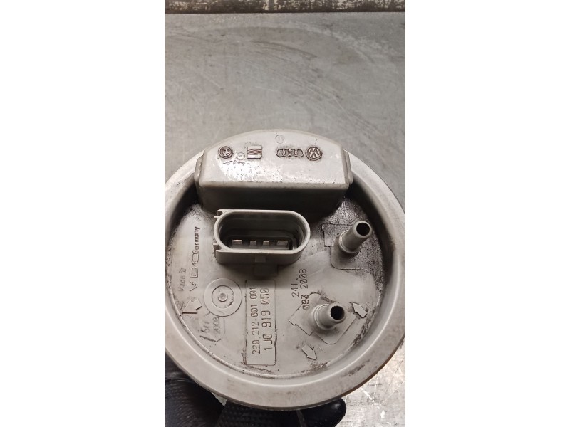 Recambio de bomba combustible para volkswagen golf iv (1j1) 1.9 tdi referencia OEM IAM   98
