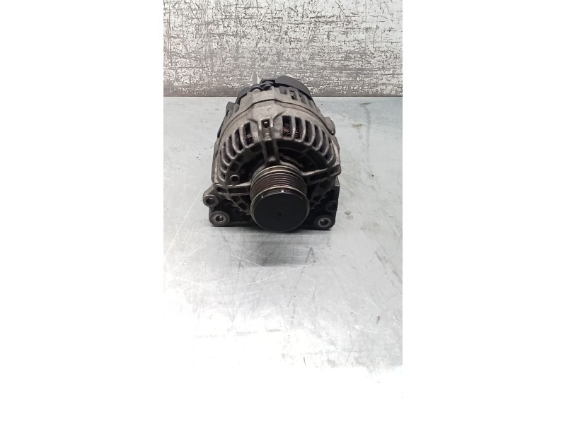 Recambio de alternador para volkswagen golf iv (1j1) 1.9 tdi referencia OEM IAM 038903023L 0124325001381 98 90A