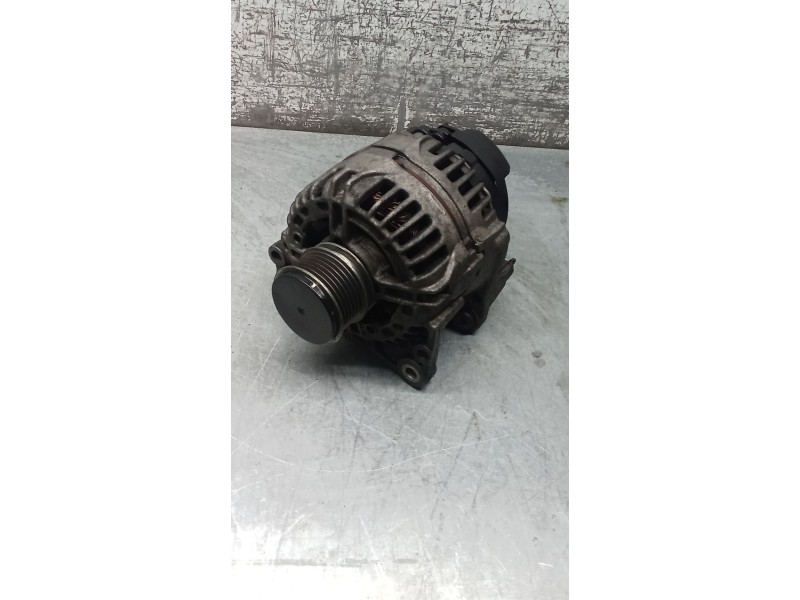 Recambio de alternador para volkswagen golf iv (1j1) 1.9 tdi referencia OEM IAM 038903023L 0124325001381 98 90A