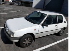 peugeot 205 berlina del año 1998