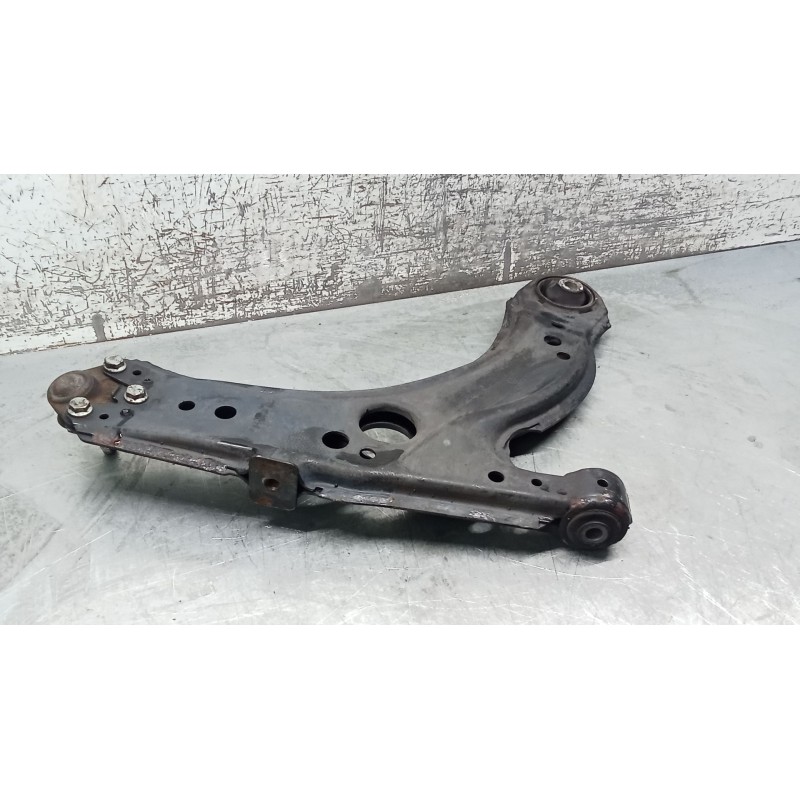 Recambio de brazo suspension inferior delantero izquierdo para volkswagen golf iv (1j1) 1.9 tdi referencia OEM IAM   98
