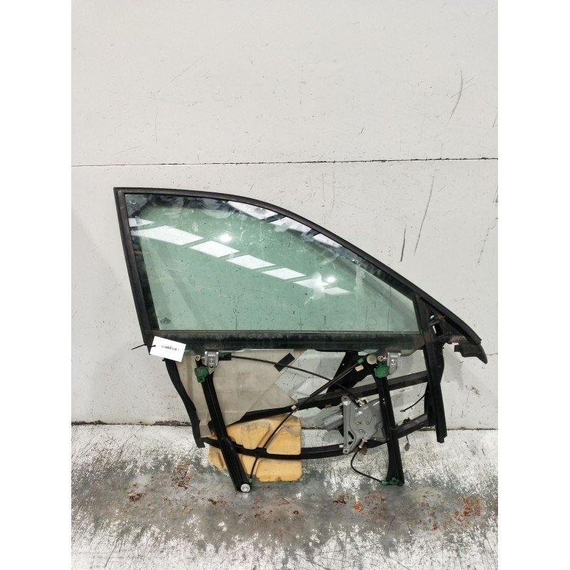 Recambio de elevalunas delantero derecho para audi a4 b5 (8d2) 2.5 tdi quattro referencia OEM IAM 8D0837754C 4P 