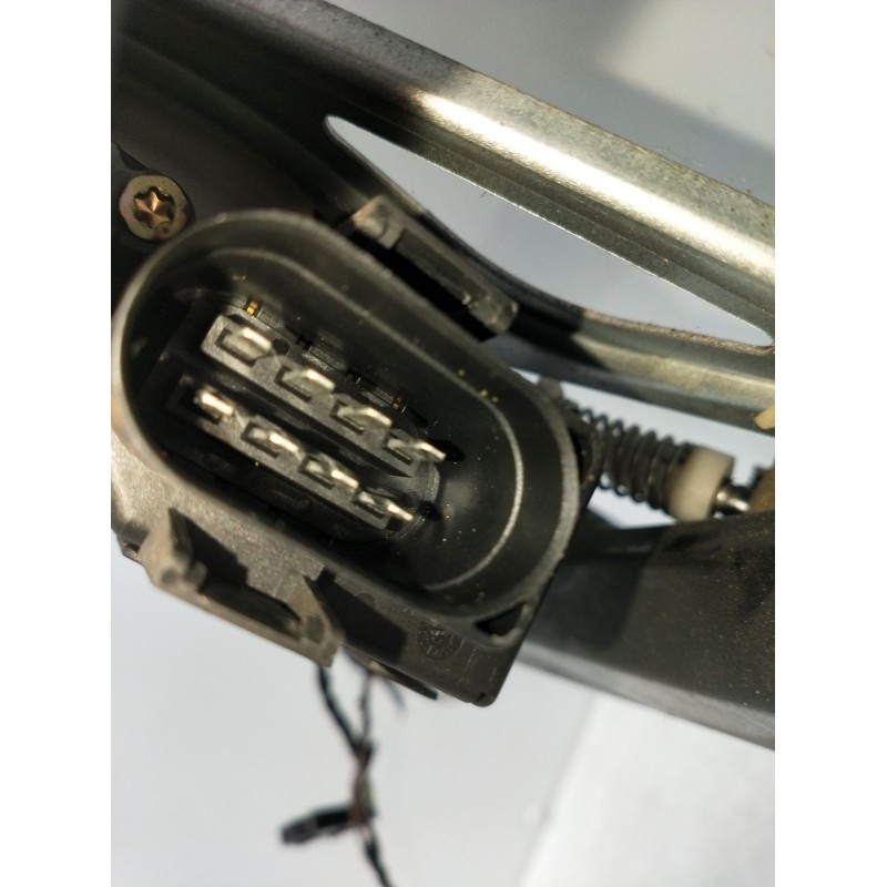 Recambio de elevalunas delantero derecho para audi a4 b5 (8d2) 2.5 tdi quattro referencia OEM IAM 8D0837754C 4P 