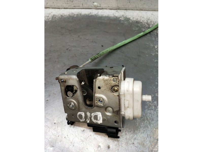 Recambio de motor cierre centralizado delantero derecho para audi a3 (8l1) 1.6 referencia OEM IAM  5P 2000