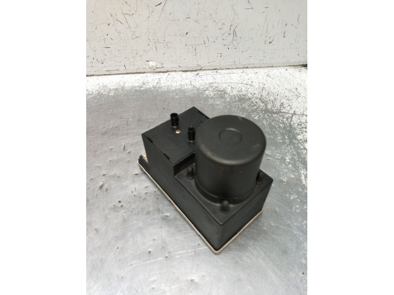 Recambio de compresor cierre centralizado para audi a4 b5 (8d2) 2.5 tdi quattro referencia OEM IAM 8D0862257B  