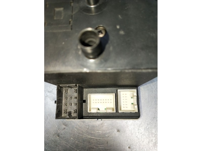 Recambio de compresor cierre centralizado para audi a4 b5 (8d2) 2.5 tdi quattro referencia OEM IAM 8D0862257B  