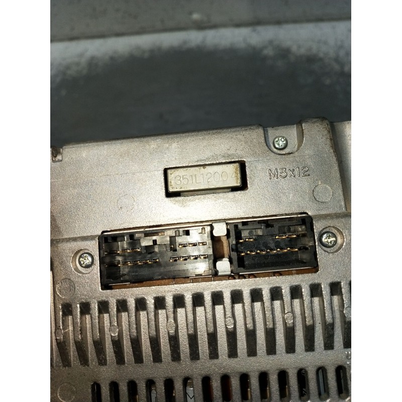 Recambio de sistema audio / radio cd para volvo v40 station wagon (645) 1.9 di referencia OEM IAM 35337751 V00700Y8229164G 2000