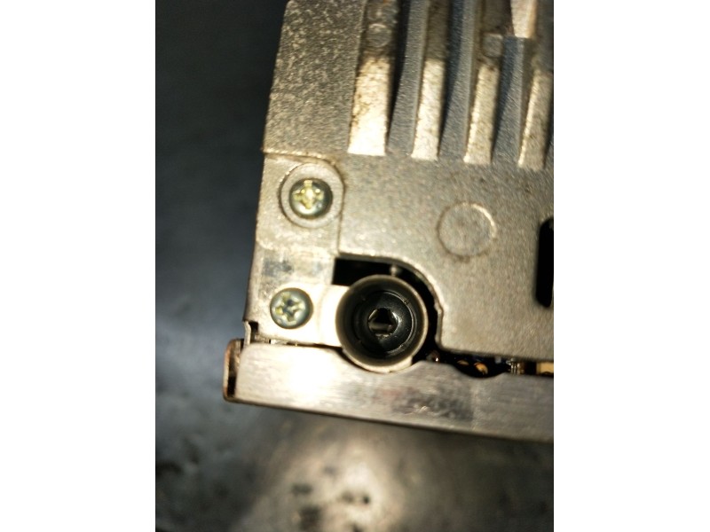 Recambio de sistema audio / radio cd para volvo v40 station wagon (645) 1.9 di referencia OEM IAM 35337751 V00700Y8229164G 2000