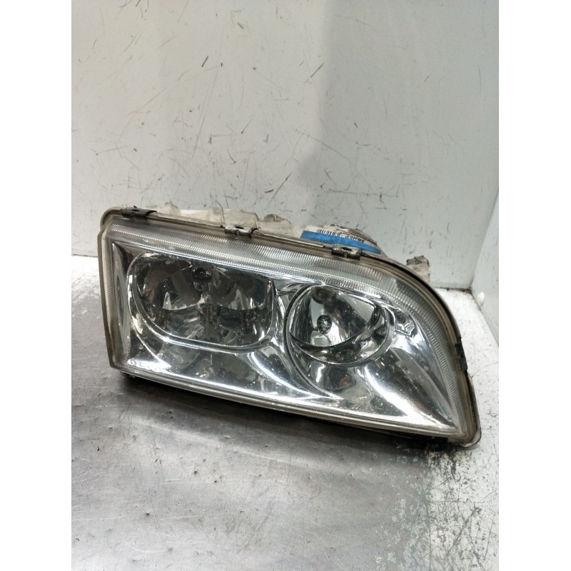 Recambio de faro derecho para volvo v40 station wagon (645) 1.9 di referencia OEM IAM 1AG00786134 30899683 2000