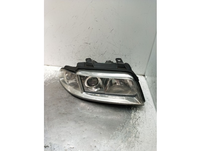 Recambio de faro derecho para audi a4 b5 (8d2) 2.5 tdi quattro referencia OEM IAM 8D0941030AK 89300385 