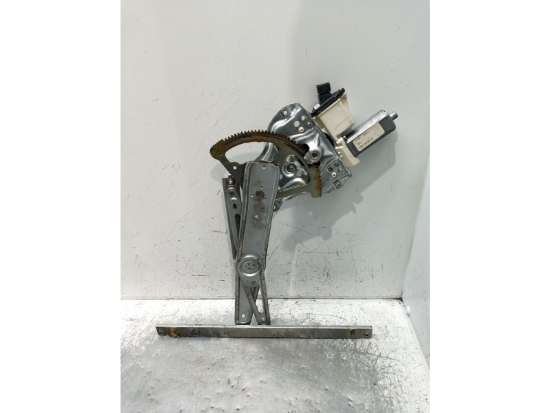 Recambio de elevalunas delantero izquierdo para toyota corolla (_e12_) 1.6 vvt-i (zze121_) referencia OEM IAM 9682002130 3P 2002