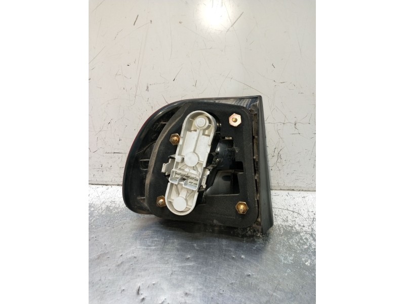 Recambio de piloto trasero derecho para volvo v40 station wagon (645) 1.9 di referencia OEM IAM   2000