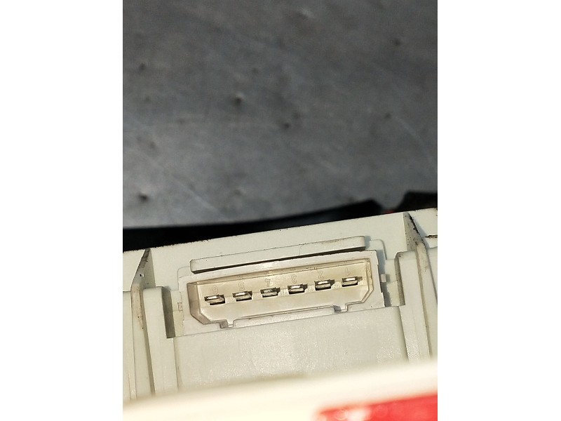 Recambio de piloto trasero izquierdo para audi a3 (8l1) 1.6 referencia OEM IAM 8L0945095B  2000