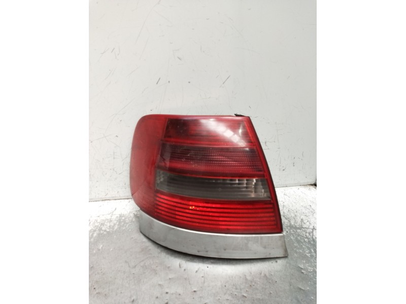 Recambio de piloto trasero izquierdo para audi a4 b5 (8d2) 2.5 tdi quattro referencia OEM IAM 8D0945095G  