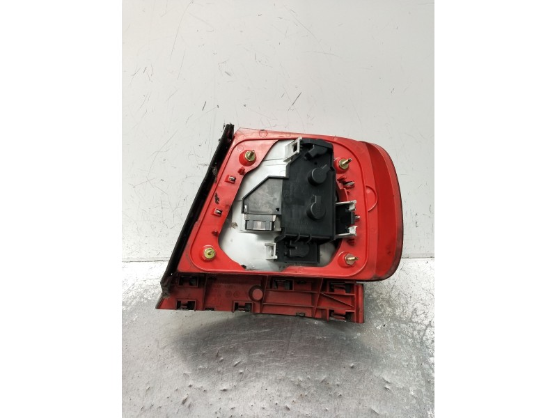 Recambio de piloto trasero izquierdo para audi a4 b5 (8d2) 2.5 tdi quattro referencia OEM IAM 8D0945095G  