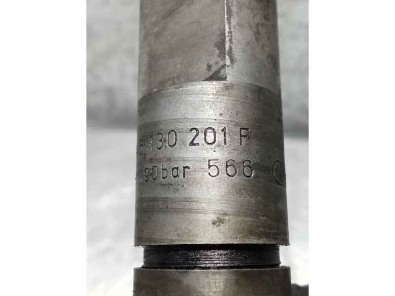 Recambio de inyector para audi a6 c4 (4a2) 2.5 tdi referencia OEM IAM 046130201F  BOSCH