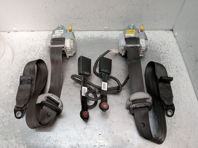 Recambio de juego cinturones delantero para hyundai i40 i (vf) 1.7 crdi referencia OEM IAM   2012 4P