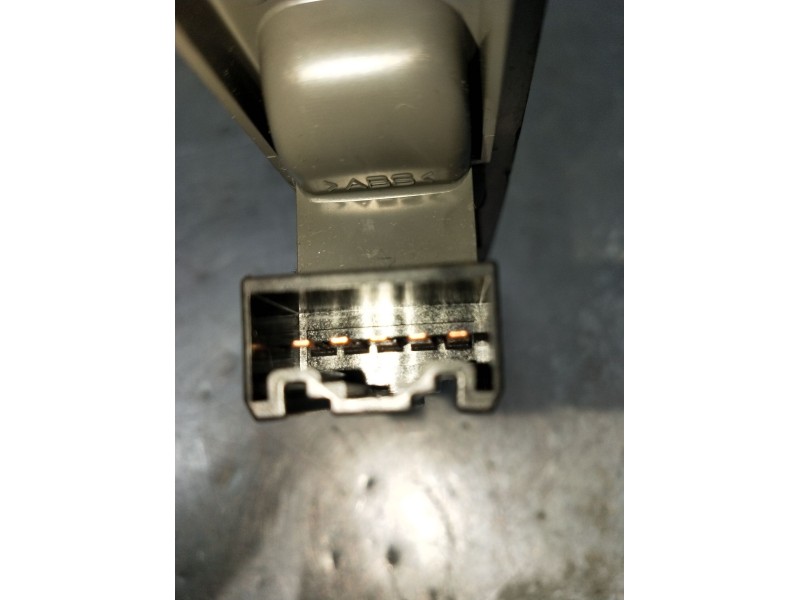 Recambio de mando elevalunas delantero derecho para suzuki alto vi (ff, ha24_) 1.1 (rf410) referencia OEM IAM 3799577A0 5P 2002